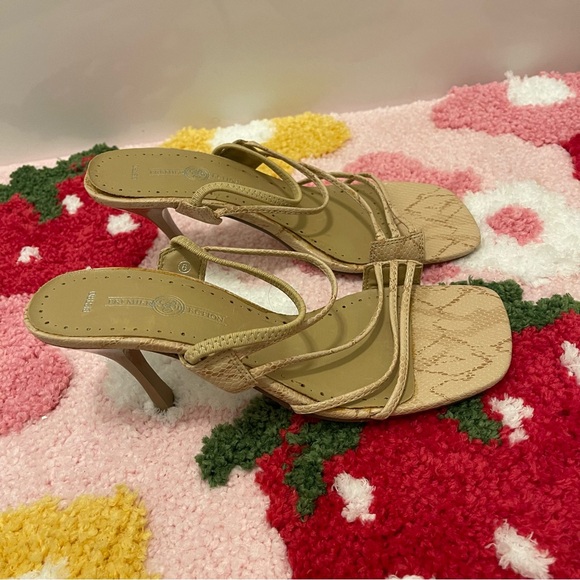 Snakeskin strappy sandals with kitten heel - Picture 2 of 5